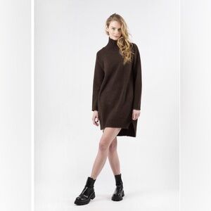 LYLA & LUXE Holmes Oatmeal Turtleneck Sweater